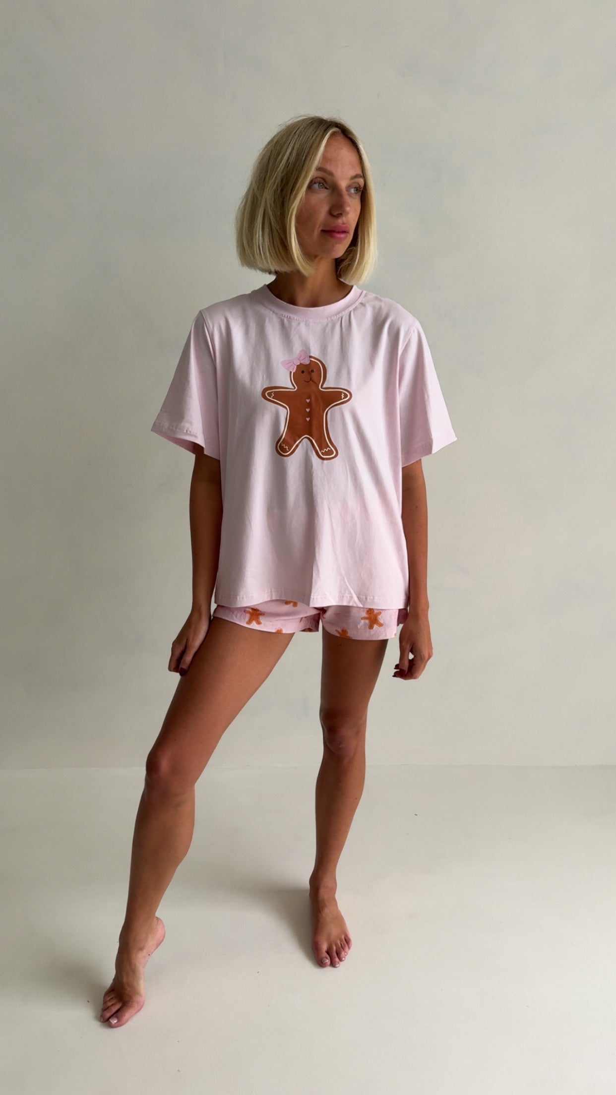 Gingerbread pink adults