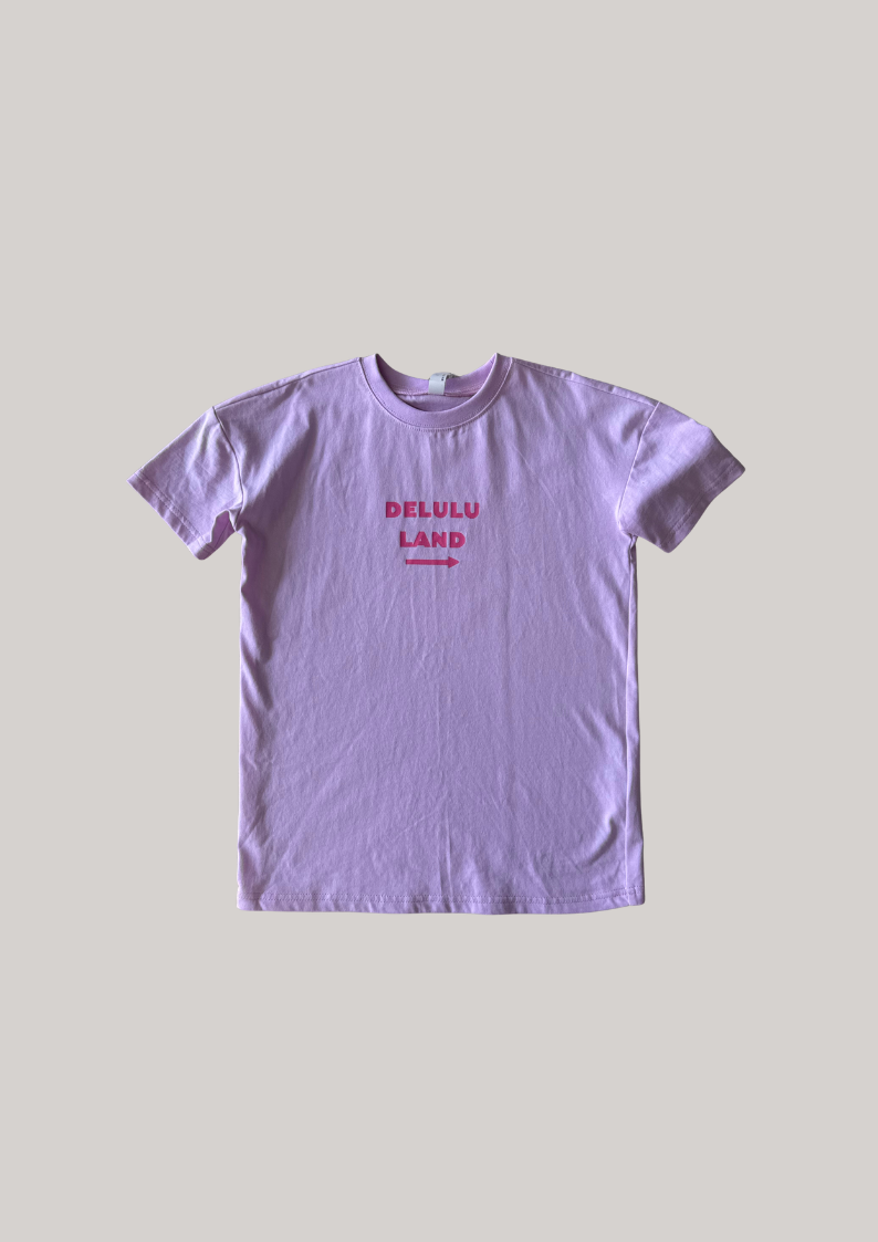 Delulu Land Tee I Size 4